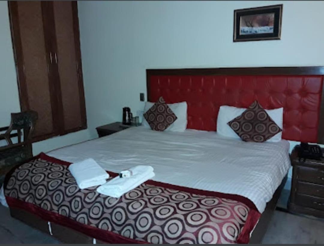Hotel Surya Beach Inn ปูรี ภายนอก รูปภาพ