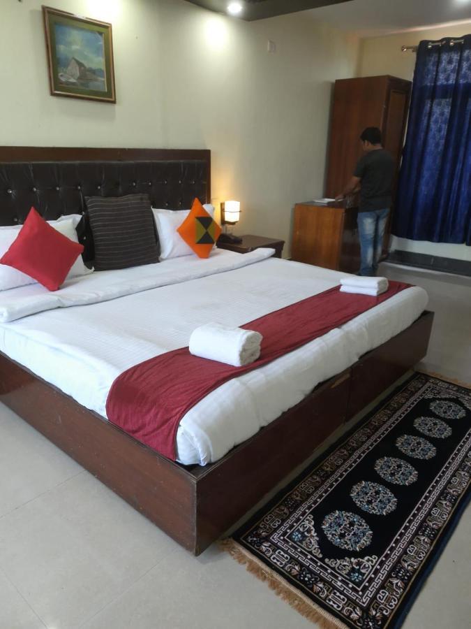 Hotel Surya Beach Inn ปูรี ภายนอก รูปภาพ